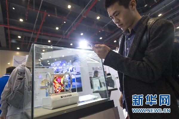 全球400余家光电企业参展“中国光谷”光博会