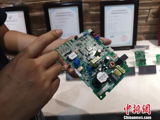 工信部：上半年中国生产集成电路1000多亿块