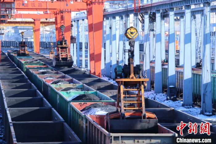 哈铁货物发送量近2亿吨创8年来新高