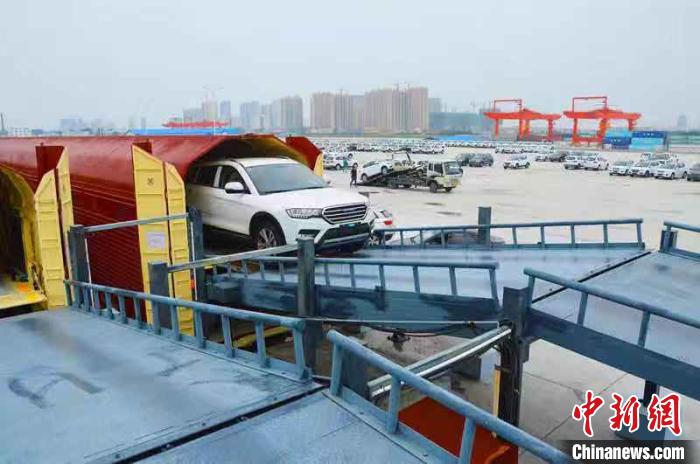 哈铁保障汽车运输。哈铁提供